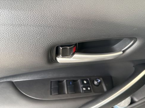 Used 2022 Toyota Corolla SE image 5