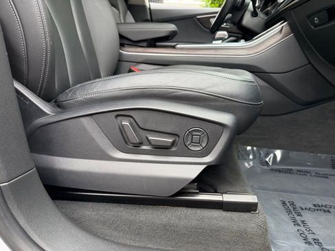 Used 2019 Audi Q8 Premium Plus w/ Premium Plus AWD/4WD image 35