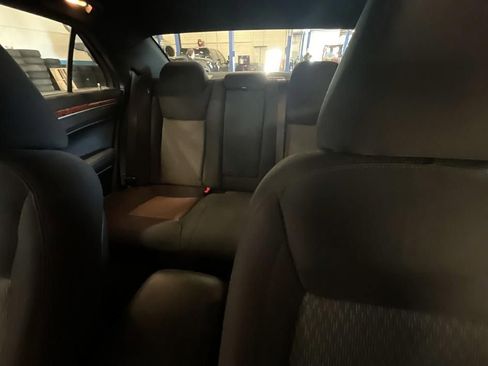 Used 2012 Chrysler 300 RWD image 26