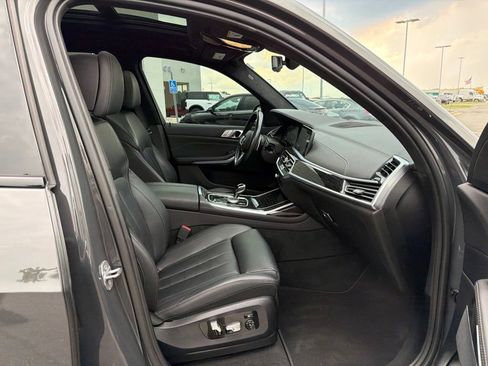 Used 2022 BMW X7 xDrive40i w/ M Sport Package AWD/4WD image 22