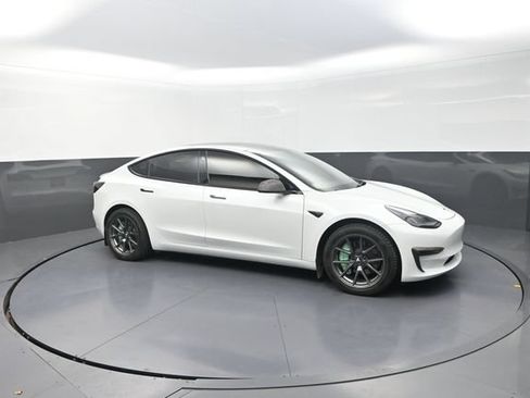 Used 2022 Tesla Model 3 Long Range AWD/4WD image 19