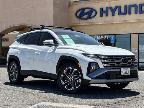 Used 2025 Hyundai Tucson Limited AWD/4WD image 1