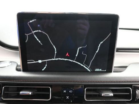 Used 2023 Lincoln Aviator AWD image 19