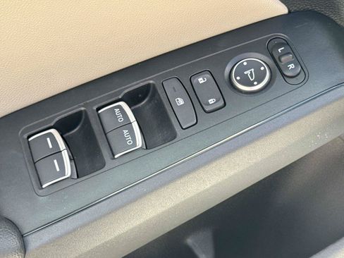 Used 2024 Honda Civic EX-L image 17