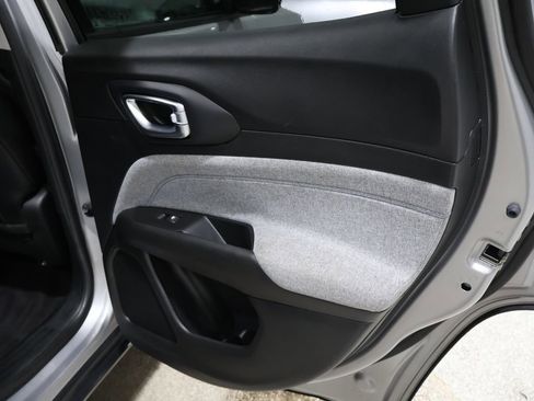 Used 2022 Jeep Compass Latitude image 22