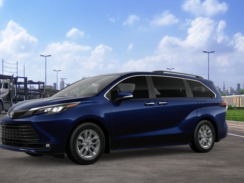 New 2026 Toyota Sienna XLE AWD/4WD image 3