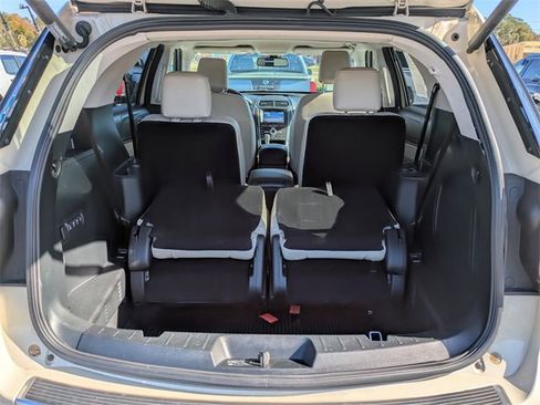 Used 2018 Ford Explorer Platinum image 13
