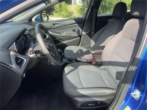 Used 2018 Chevrolet Cruze LT w/ Convenience Package FWD image 14