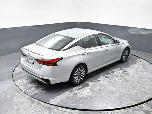 Used 2024 Nissan Altima 2.5 SV image 39