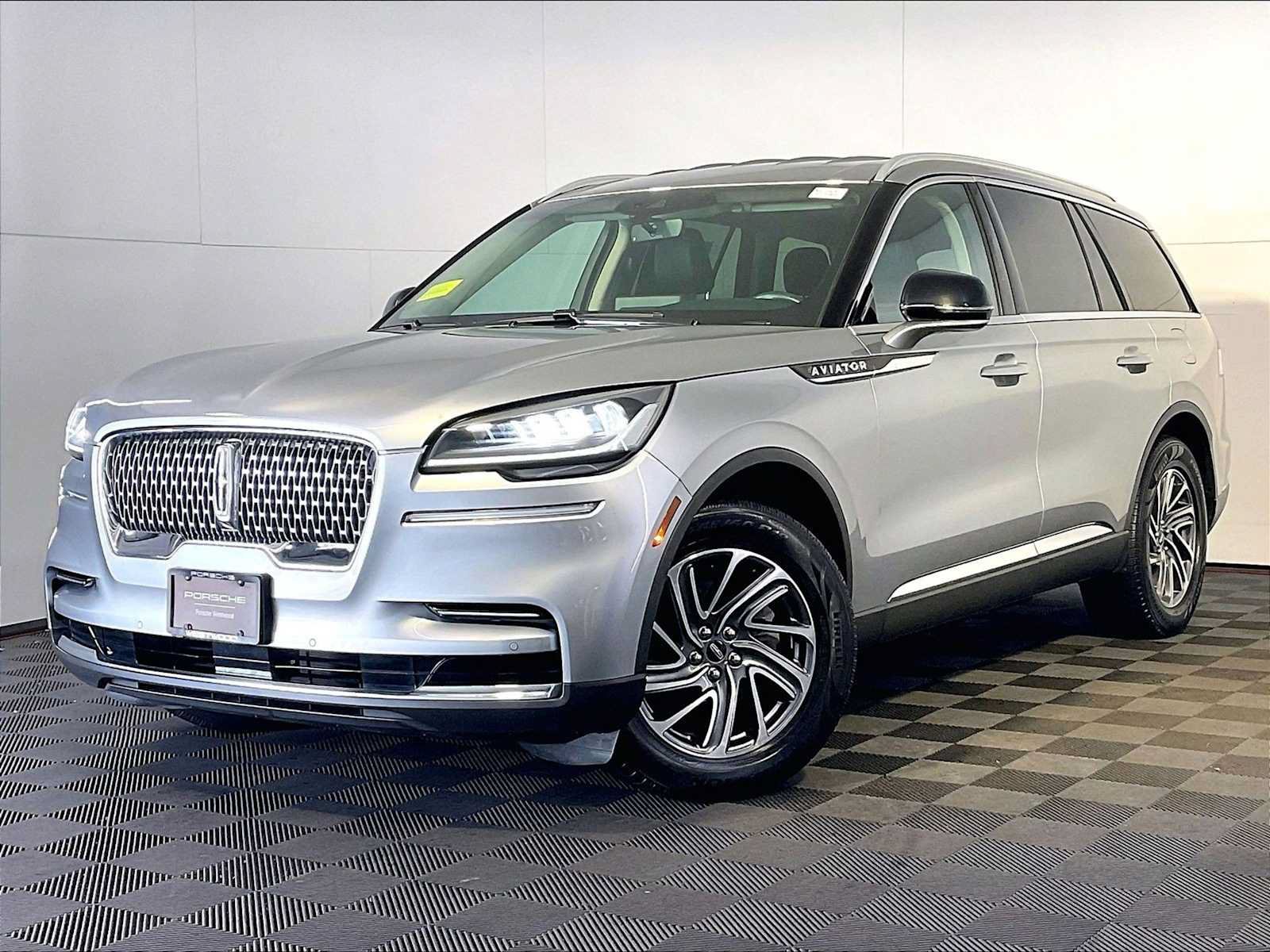 Used 2021 Lincoln Aviator AWD image 1