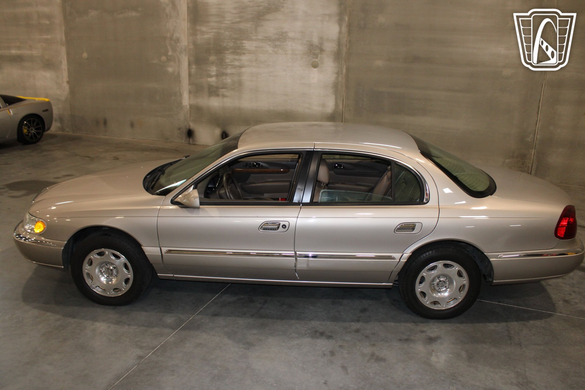 Used 1999 Lincoln Continental FWD image 10