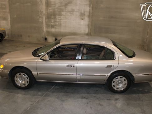 Used 1999 Lincoln Continental image 19