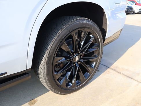 New 2026 Cadillac Escalade V w/ LPO, ONYX Package AWD/4WD image 24