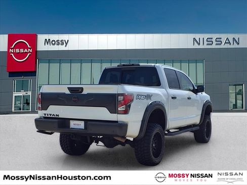 Used 2020 Nissan Titan PRO-4X w/ Pro-4x Convenience Package image 3