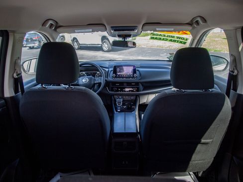 Used 2025 Nissan Rogue SV FWD image 29