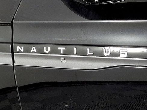 Used 2026 Lincoln Nautilus Reserve AWD/4WD image 24