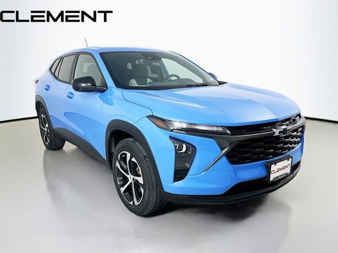 Used 2024 Chevrolet Trax RS image 3