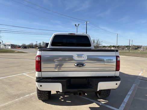 Used 2014 Ford F250 Platinum w/ FX4 Off-Road Package image 4