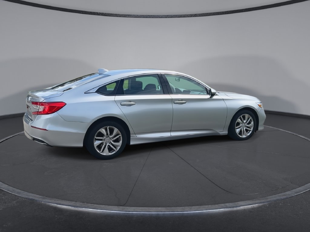 Used 2018 Honda Accord LX image 9