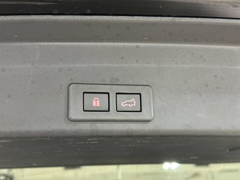 Used 2023 Subaru Ascent Premium w/ Convenience Package AWD/4WD image 29