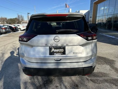 Used 2024 Nissan Rogue SV image 7