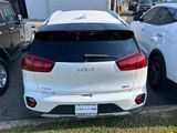 Used 2022 Kia Niro LXS image 4