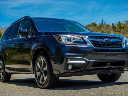 Used 2017 Subaru Forester 2.5i Limited AWD/4WD image 4