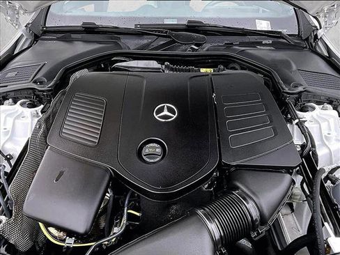 Used 2025 Mercedes-Benz C 300 Sedan image 11