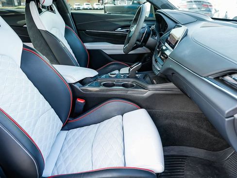 Used 2023 Cadillac CT4 V Blackwing w/ LPO, Bronce Accent Package image 17