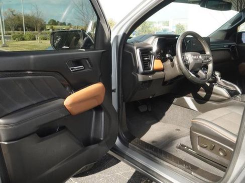 Used 2024 GMC Canyon AT4 w/ Technology Package image 11