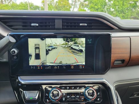 Used 2024 GMC Sierra 3500 Denali Ultimate image 28