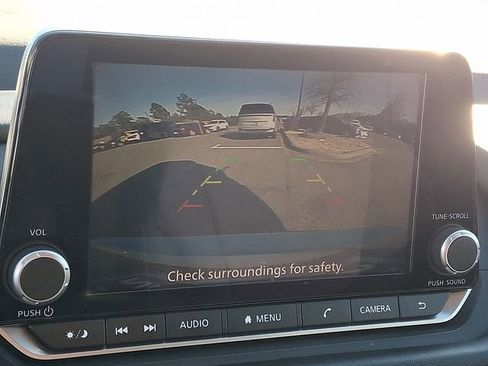 Certified 2025 Nissan Rogue SV image 18