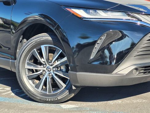 Used 2023 Toyota Venza LE AWD/4WD image 3