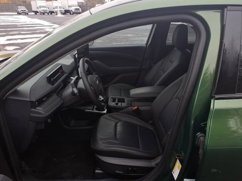 Certified 2025 Ford Mustang Mach-E Premium image 25