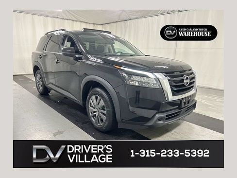 Used 2023 Nissan Pathfinder SV w/ SV Premium Package AWD/4WD image 1