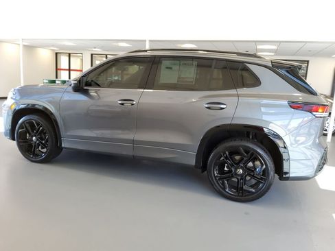 Used 2025 Volkswagen Tiguan SE R-Line AWD/4WD image 28