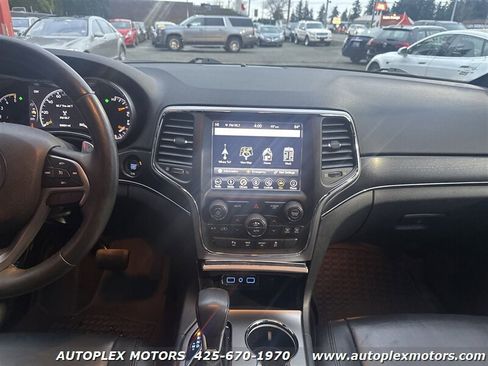 Used 2018 Jeep Grand Cherokee Limited image 20