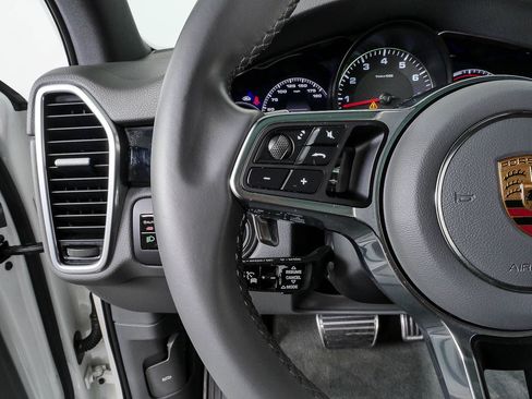 Certified 2019 Porsche Cayenne S AWD/4WD image 10