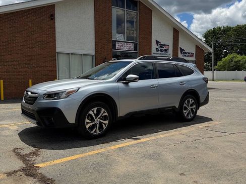 Used 2020 Subaru Outback Limited w/ Popular Package #2 AWD/4WD image 4