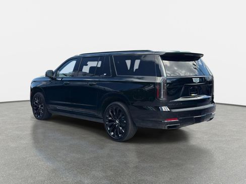Used 2026 Cadillac Escalade ESV Platinum Sport w/ LPO, ONYX Package AWD/4WD image 5