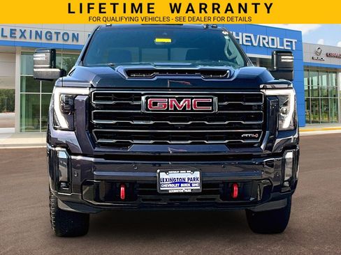 Used 2024 GMC Sierra 2500 AT4 w/ AT4 Premium Plus Package AWD/4WD image 3
