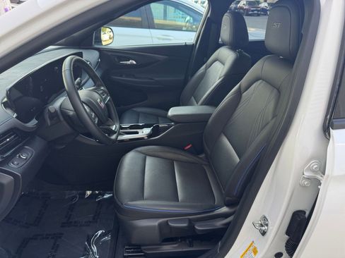 Used 2025 Buick Envista Sport Touring image 25