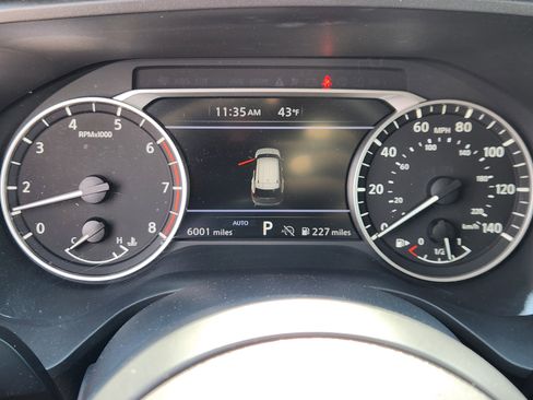 Used 2024 Nissan Rogue SV w/ SV Premium Package image 10