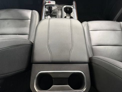 Used 2023 GMC Sierra 1500 SLT AWD/4WD image 36