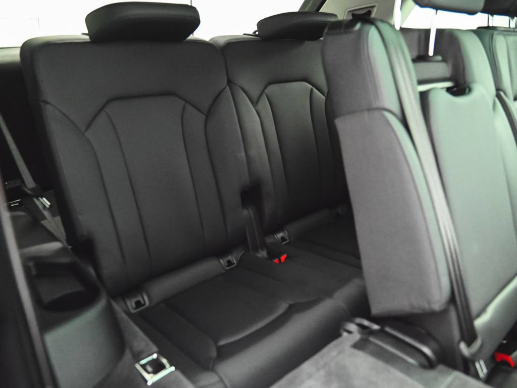 Used 2023 Audi Q7 2.0T Premium Plus w/ Premium Plus Package AWD/4WD image 36