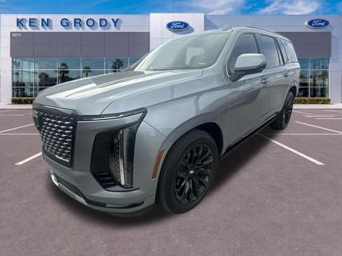 Used 2025 Cadillac Escalade Premium Luxury w/ Touring Package AWD/4WD image 4