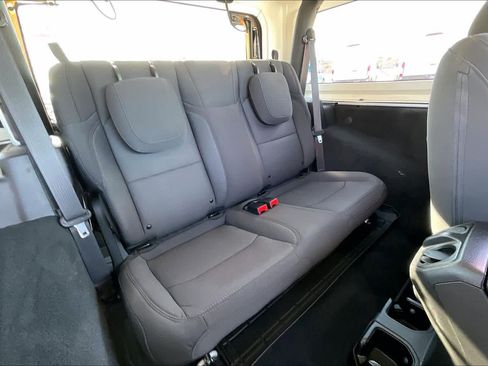 Used 2023 Jeep Wrangler Sport AWD/4WD image 18