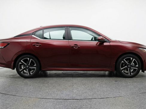 Used 2025 Nissan Sentra SV image 11