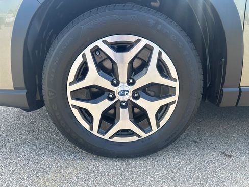 Used 2023 Subaru Forester Premium AWD/4WD image 19