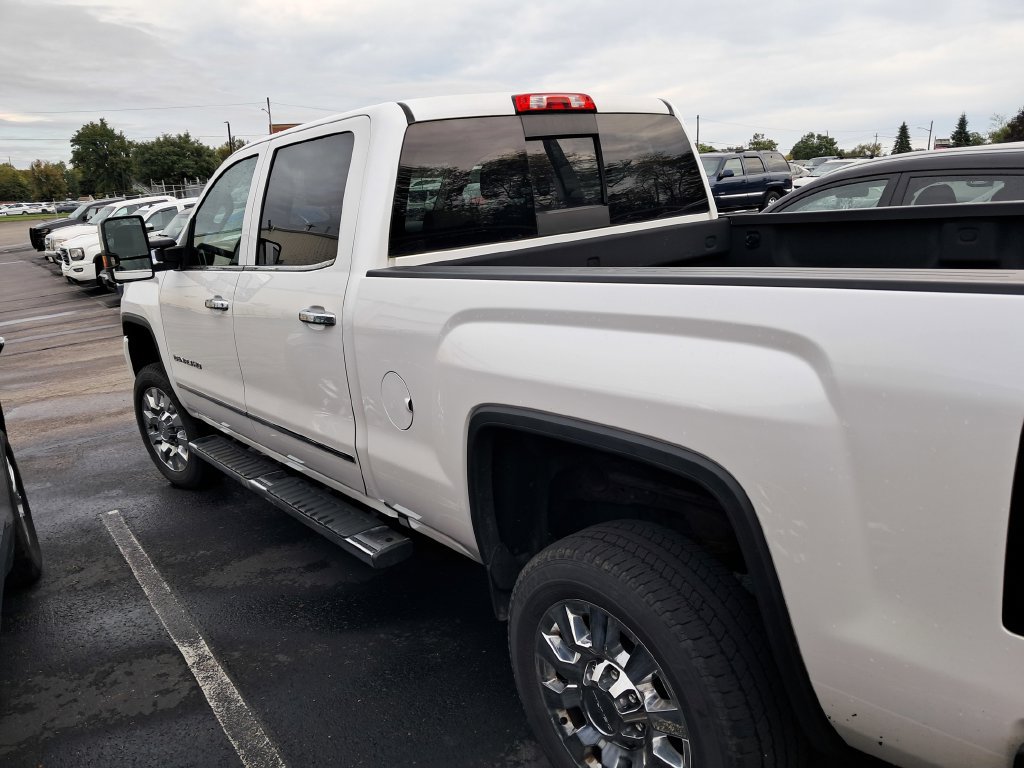Used 2018 GMC Sierra 2500 Denali w/ Duramax Plus Package AWD/4WD image 8